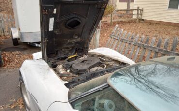 Chevrolet-corvette-coupe-1982-white-6