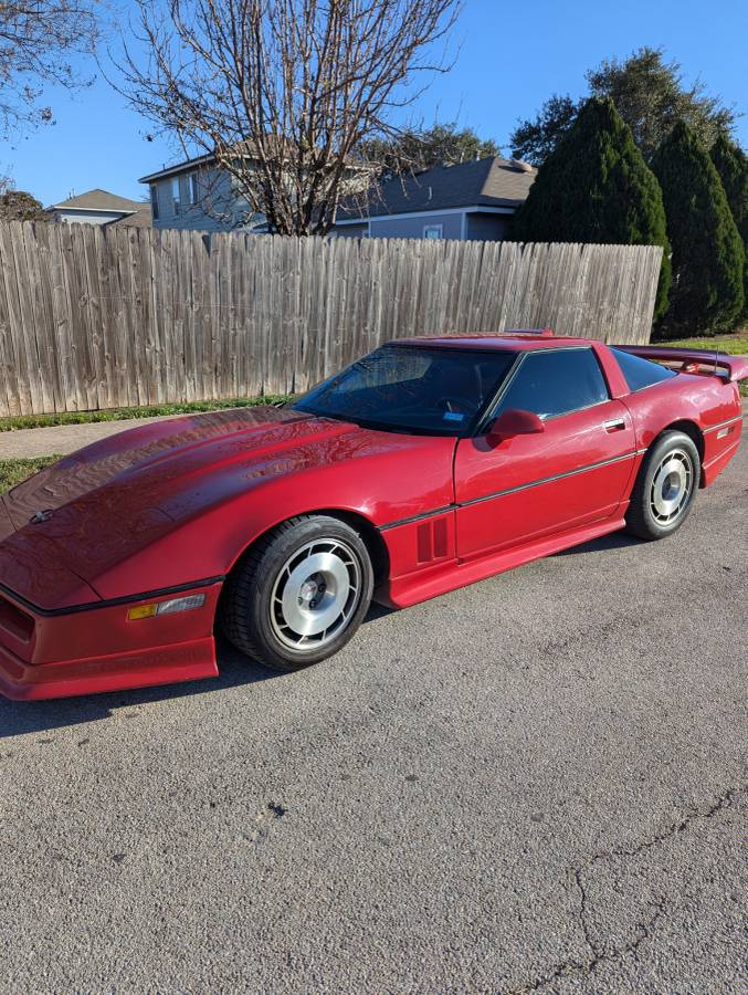 Chevrolet-corvette-coupe-1984-red-1