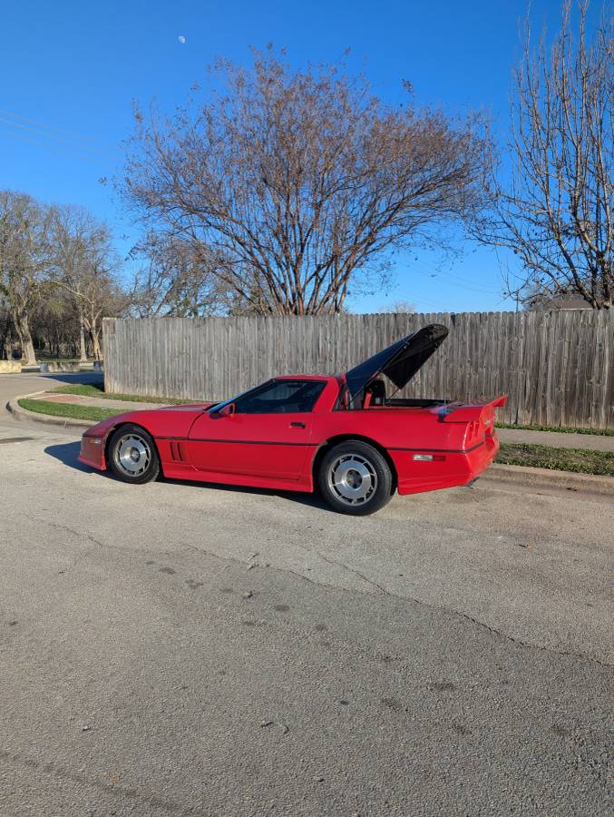 Chevrolet-corvette-coupe-1984-red-10