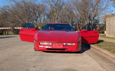 Chevrolet-corvette-coupe-1984-red-11