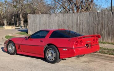 Chevrolet-corvette-coupe-1984-red-2
