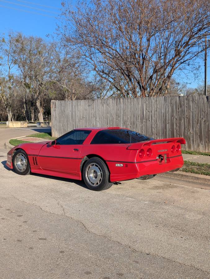 Chevrolet-corvette-coupe-1984-red-2