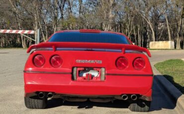 Chevrolet-corvette-coupe-1984-red-3