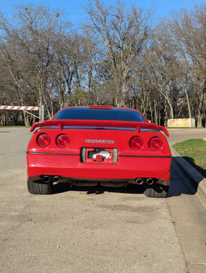 Chevrolet-corvette-coupe-1984-red-3