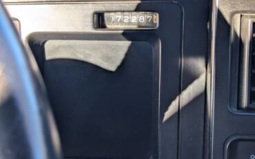 Chevrolet-corvette-coupe-1984-red-9