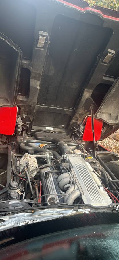 Chevrolet-corvette-coupe-1985-red-1