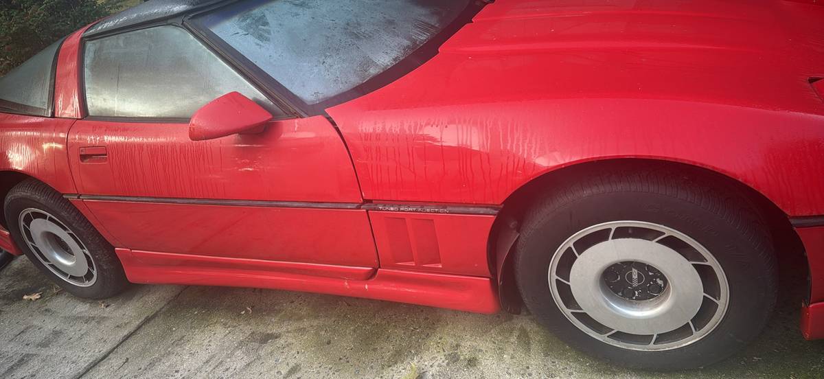 Chevrolet-corvette-coupe-1985-red-6