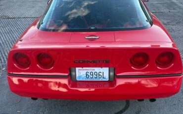 Chevrolet-corvette-coupe-1986-red-18