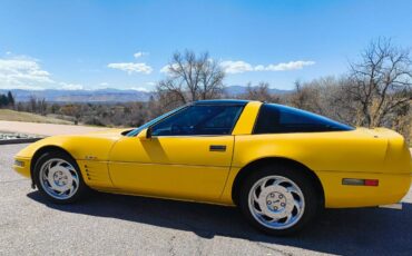 Chevrolet-corvette-coupe-1992-yellow-10