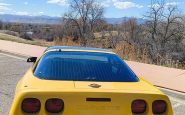 Chevrolet-corvette-coupe-1992-yellow-12