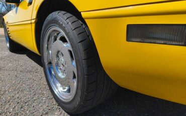 Chevrolet-corvette-coupe-1992-yellow-13