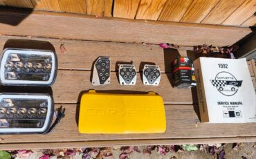 Chevrolet-corvette-coupe-1992-yellow-8