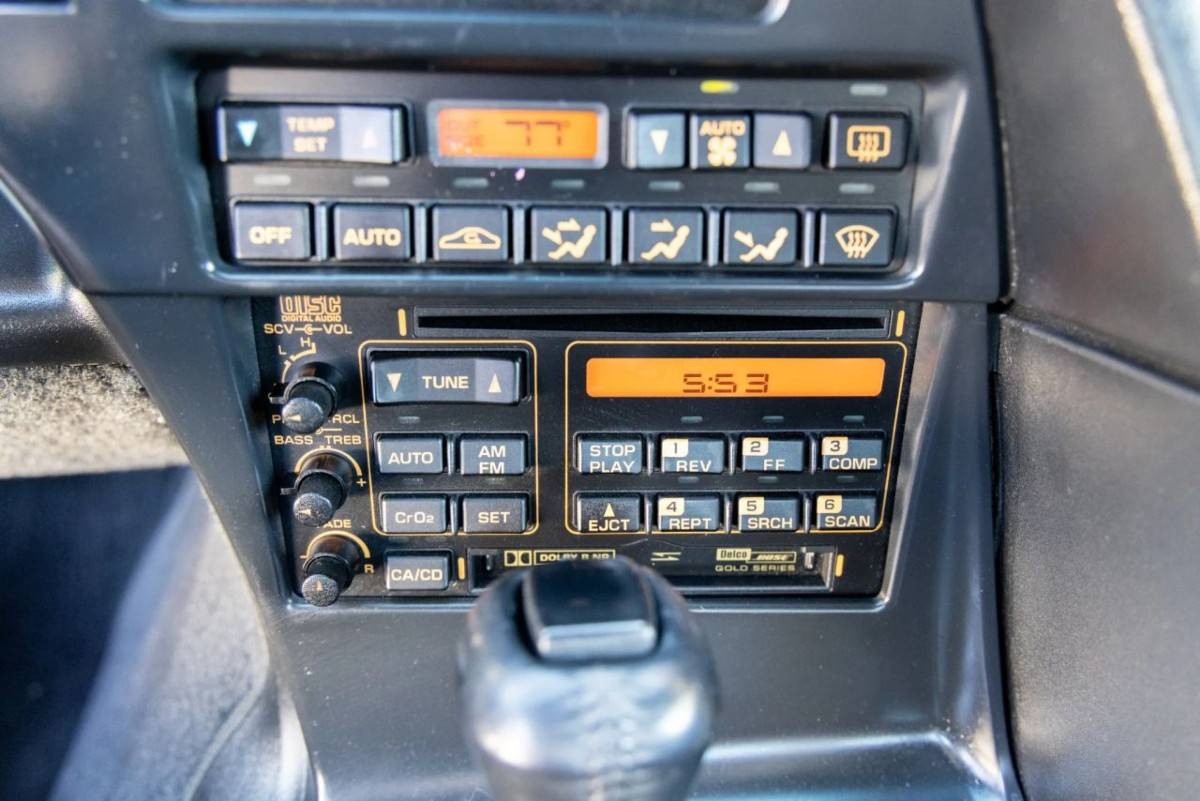 Chevrolet-corvette-coupe-2d-1993-black-19