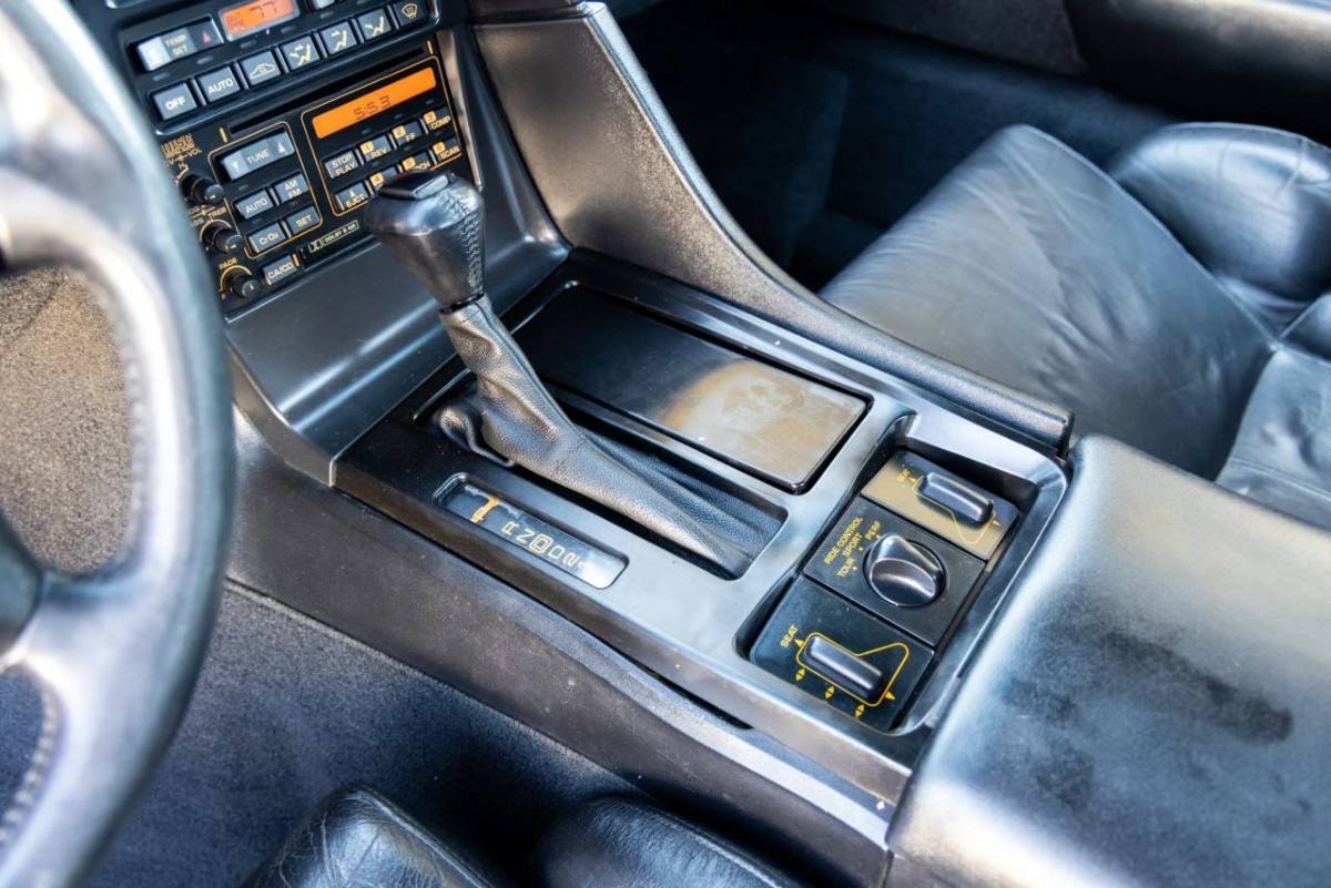 Chevrolet-corvette-coupe-2d-1993-black-21