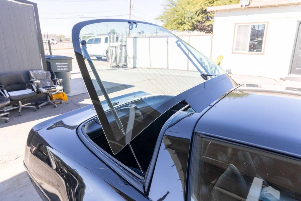 Chevrolet-corvette-coupe-2d-1993-black-9