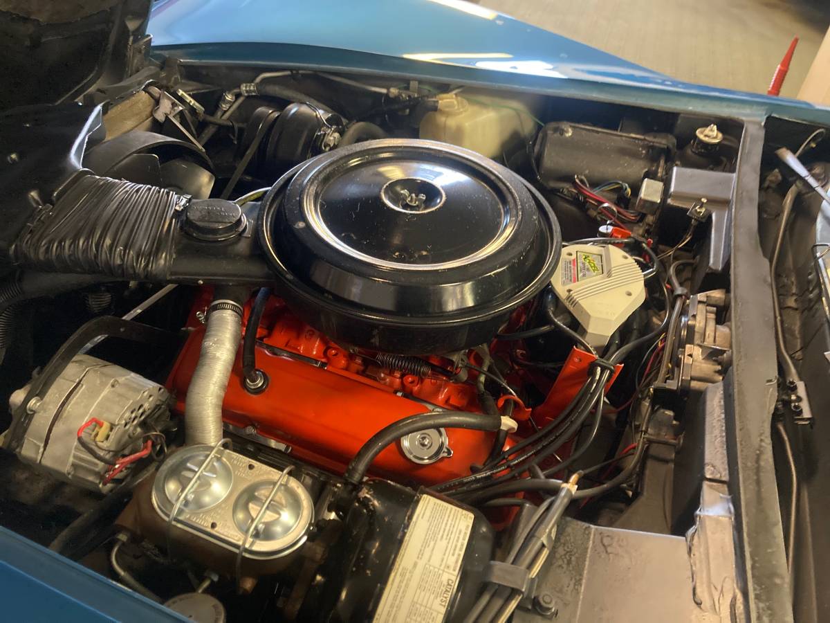 Chevrolet-corvette-stingray-1976-6