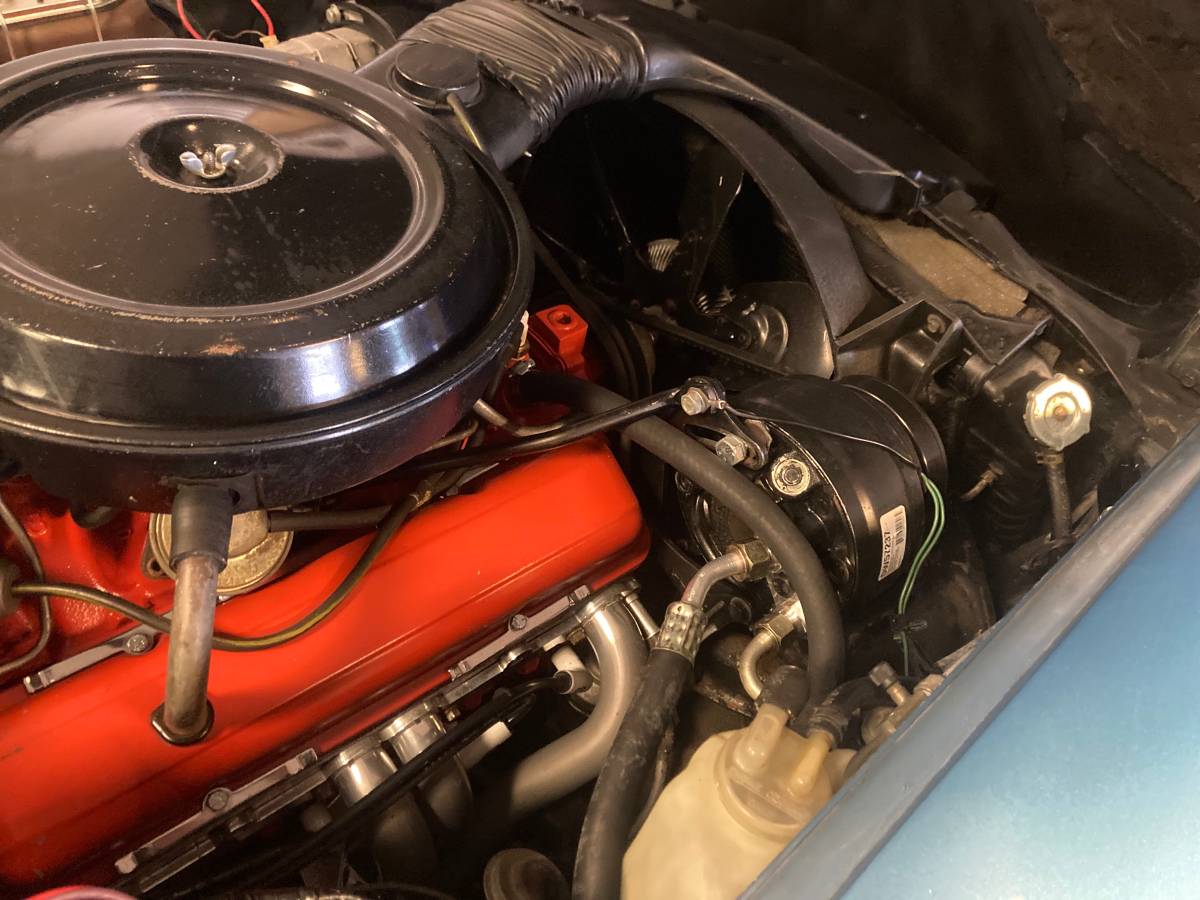 Chevrolet-corvette-stingray-1976-7