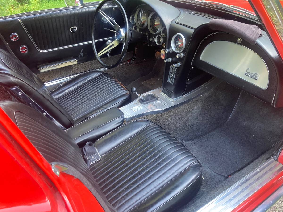 Chevrolet-corvette-stingray-1976-8