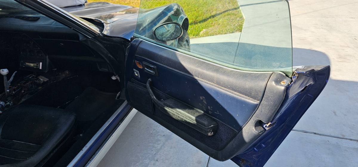 Chevrolet-corvette-stingray-1979-blue-8