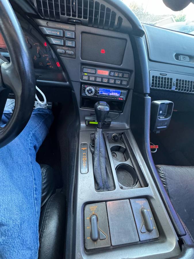 Chevrolet-corvette-targa-1990-white-1