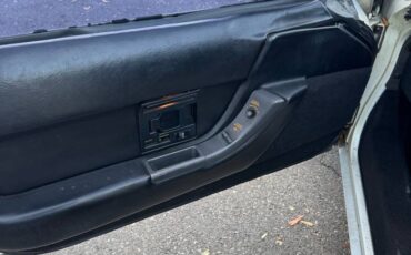 Chevrolet-corvette-targa-1990-white-12