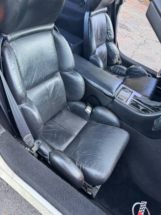 Chevrolet-corvette-targa-1990-white-13