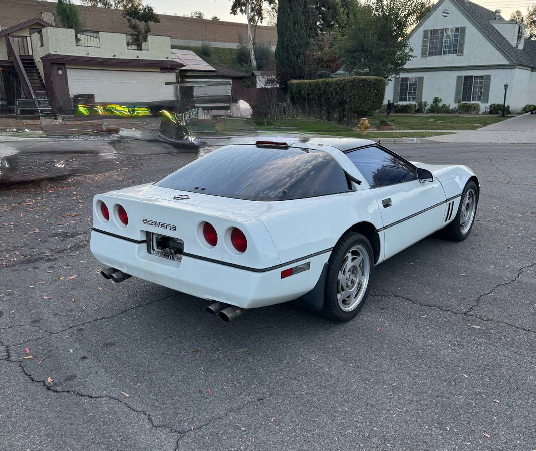 Chevrolet-corvette-targa-1990-white-7