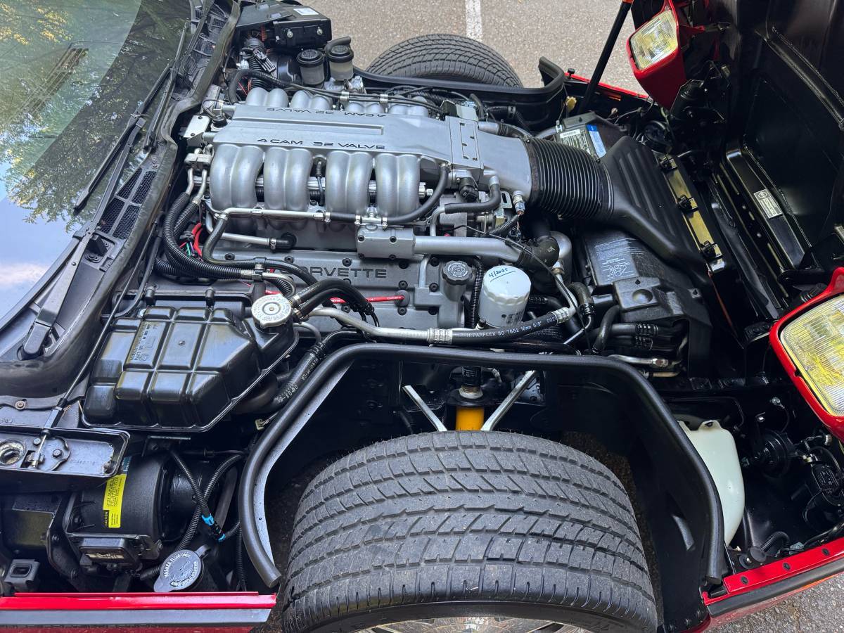 Chevrolet-corvette-zr1-1990-red-17