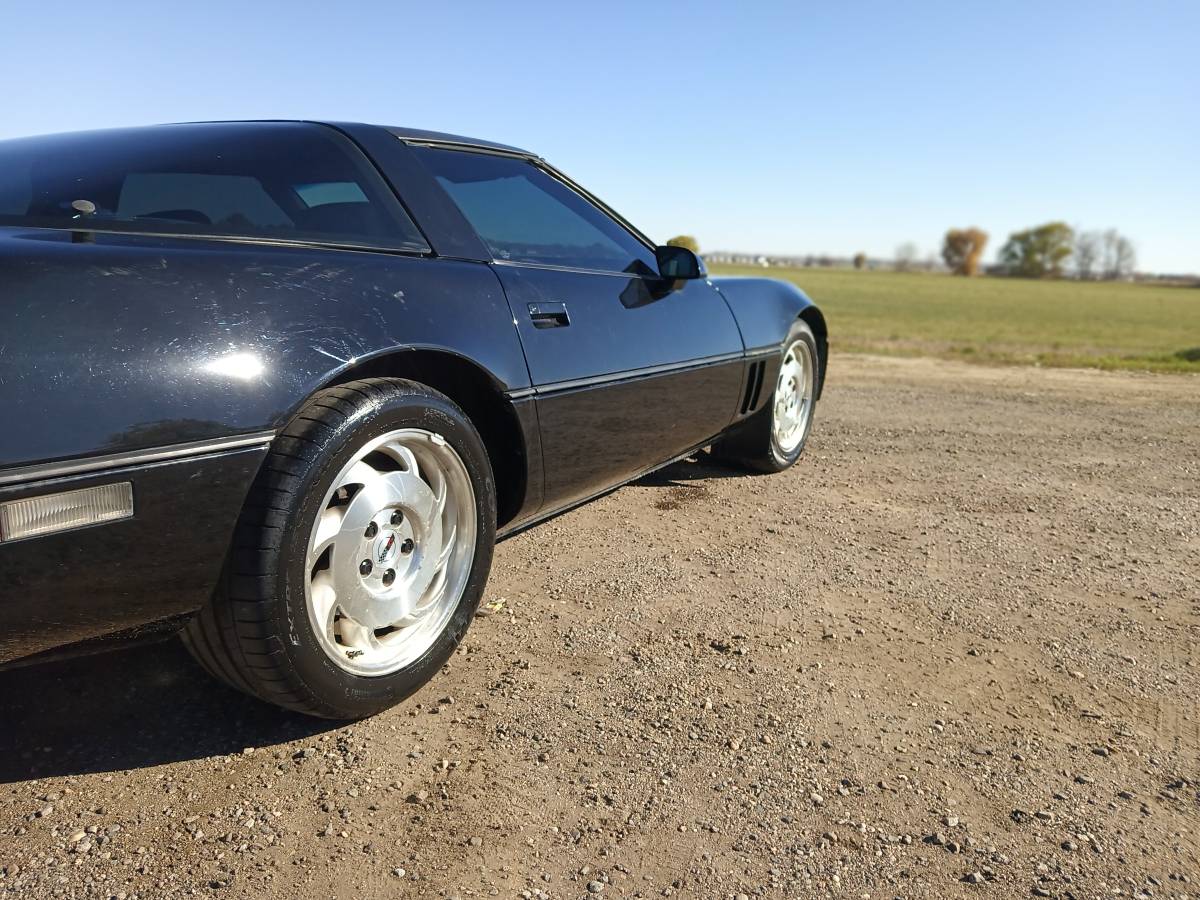 Chevrolet-corvettec-1984-black-1