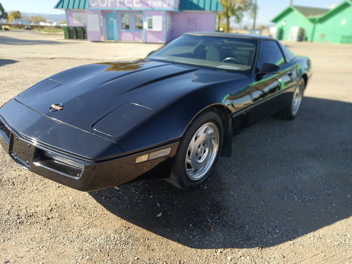 Chevrolet-corvettec-1984-black-5