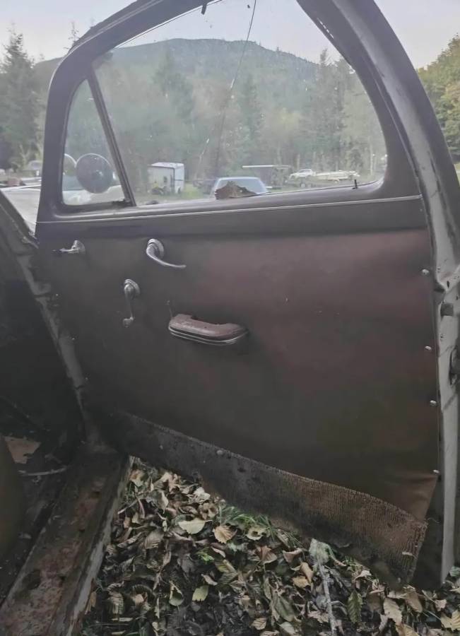 Chevrolet-coupe-1941-grey-5