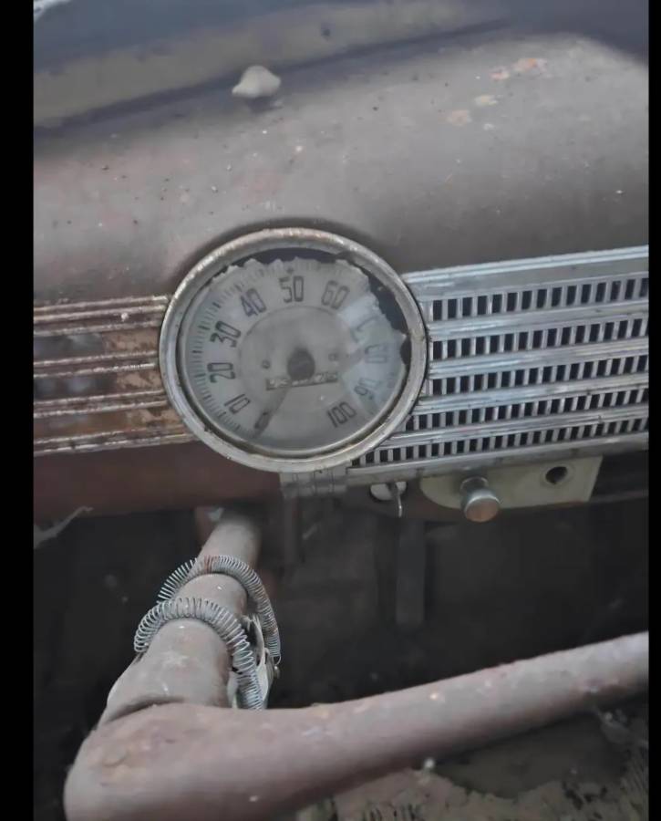 Chevrolet-coupe-1941-grey-7