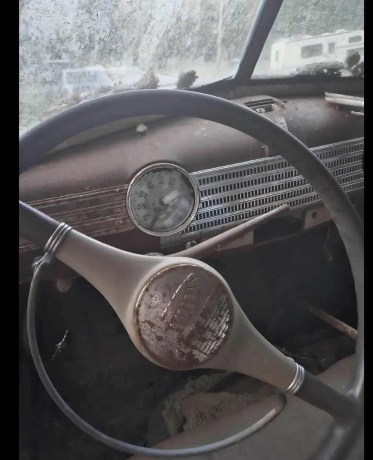 Chevrolet-coupe-1941-grey-8