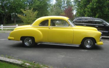 Chevrolet-coupe-1949-yellow-2
