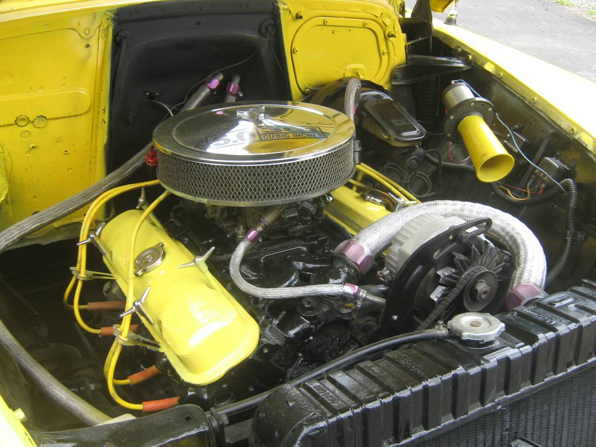 Chevrolet-coupe-1949-yellow-4