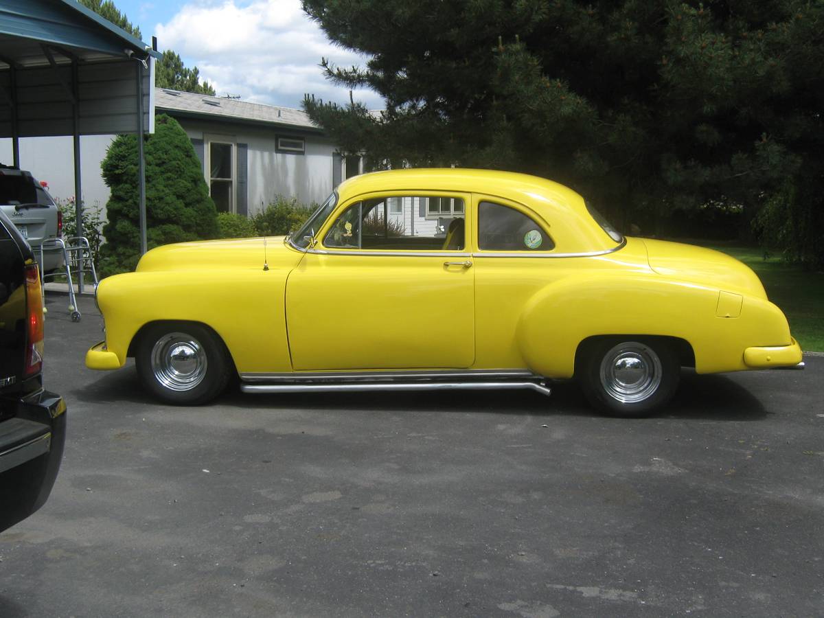 Chevrolet-coupe-1949-yellow-9