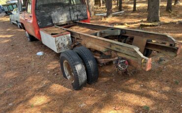 Chevrolet-custom-c30-1973-red-15