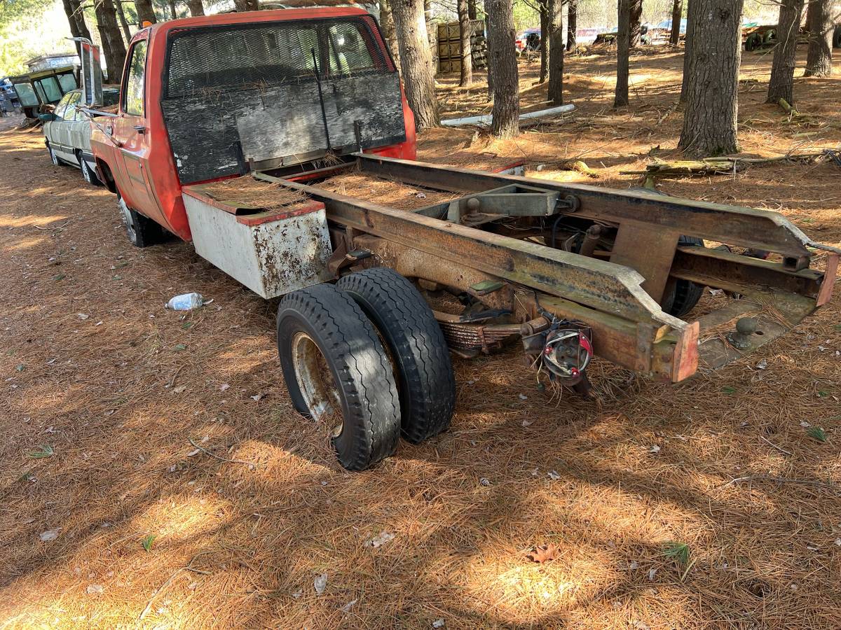 Chevrolet-custom-c30-1973-red-15