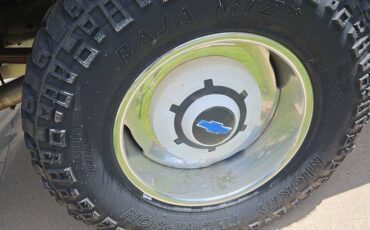 Chevrolet-custom-camper-truck-1970-blue-11