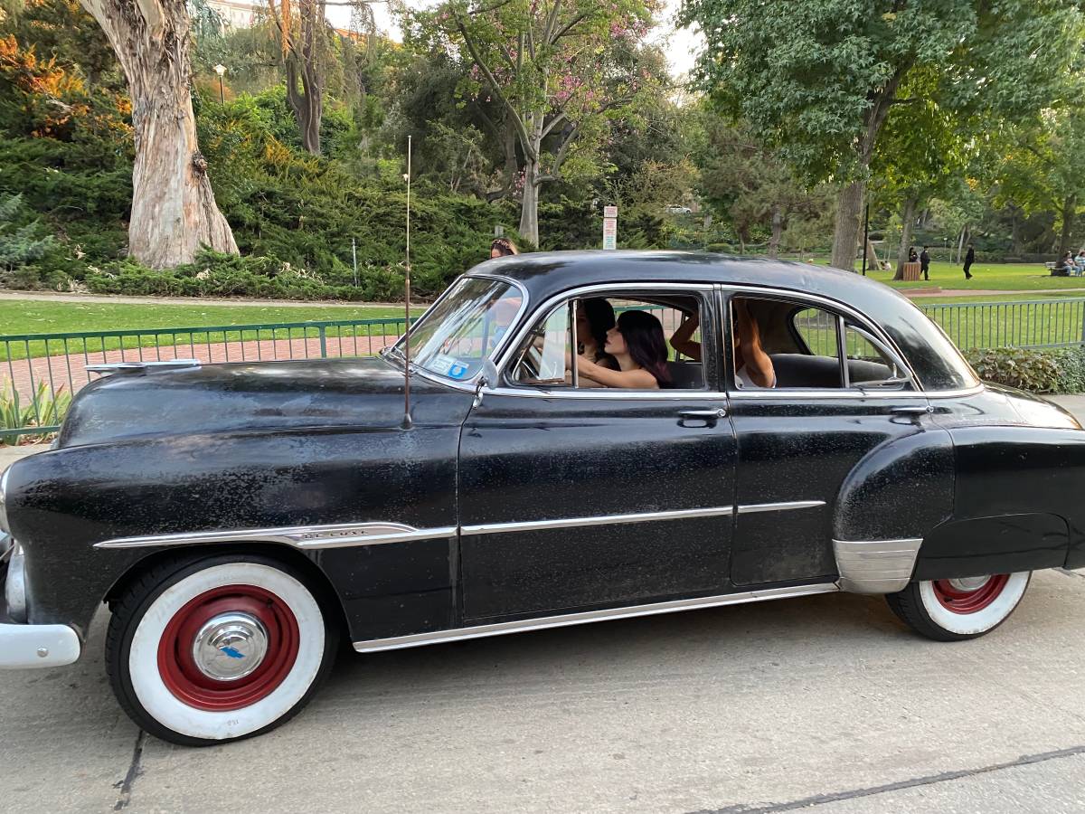 Chevrolet-deluxe-styleline-1951-black-2