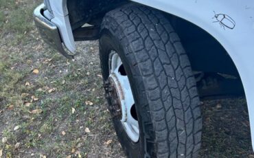 Chevrolet-dully-1994-white-1