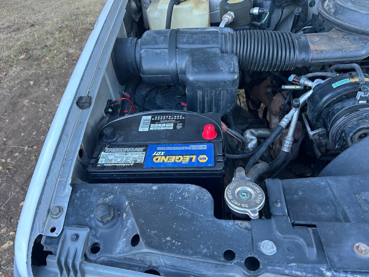 Chevrolet-dully-1994-white-10