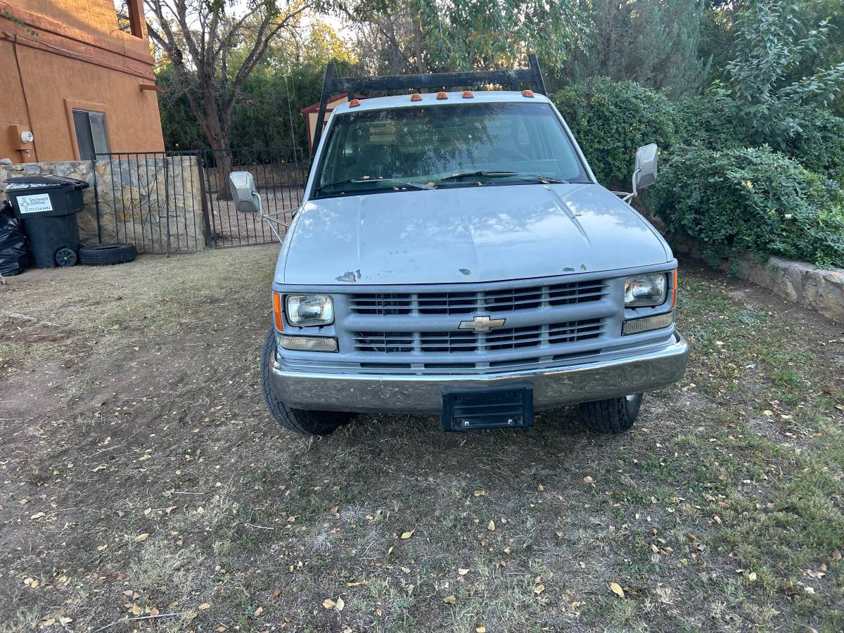 Chevrolet-dully-1994-white-13