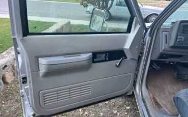 Chevrolet-dully-1994-white-4