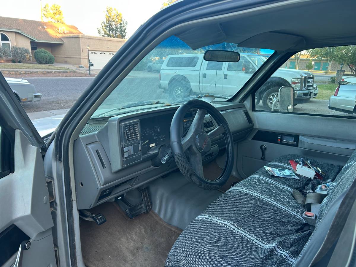 Chevrolet-dully-1994-white-6