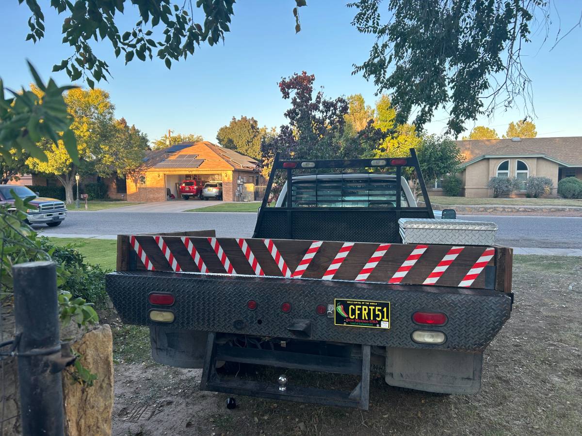 Chevrolet-dully-1994-white-7