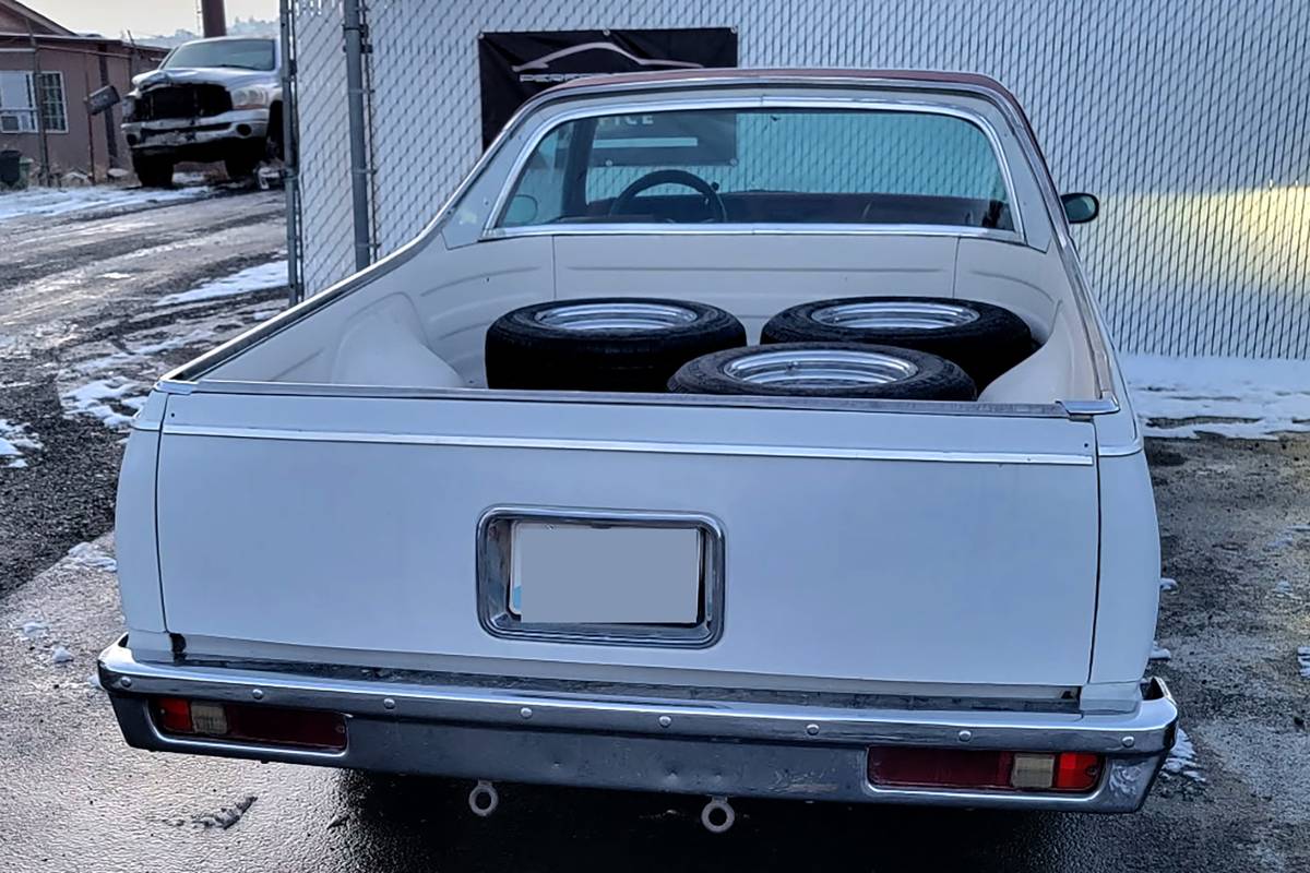 Chevrolet-el-camino-1978-white-5