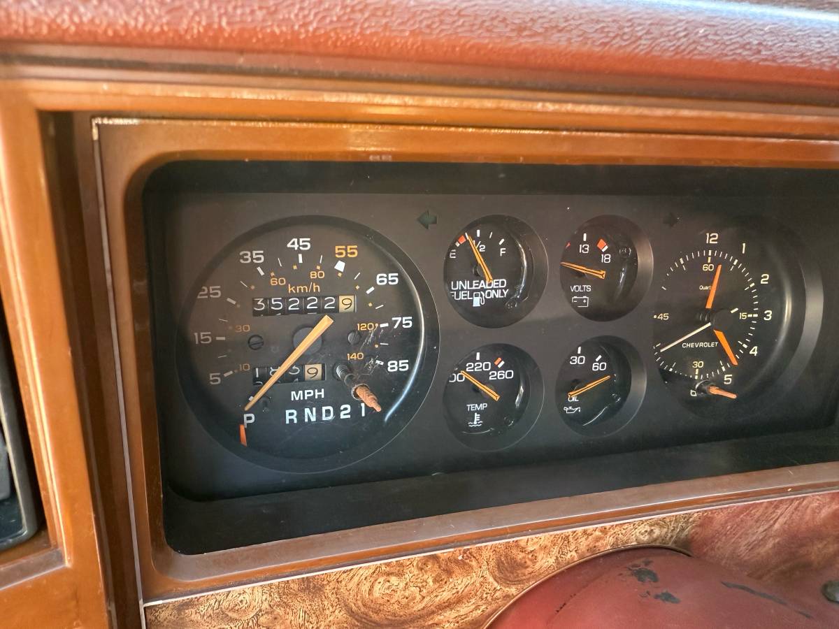 Chevrolet-el-camino-1982-black-13