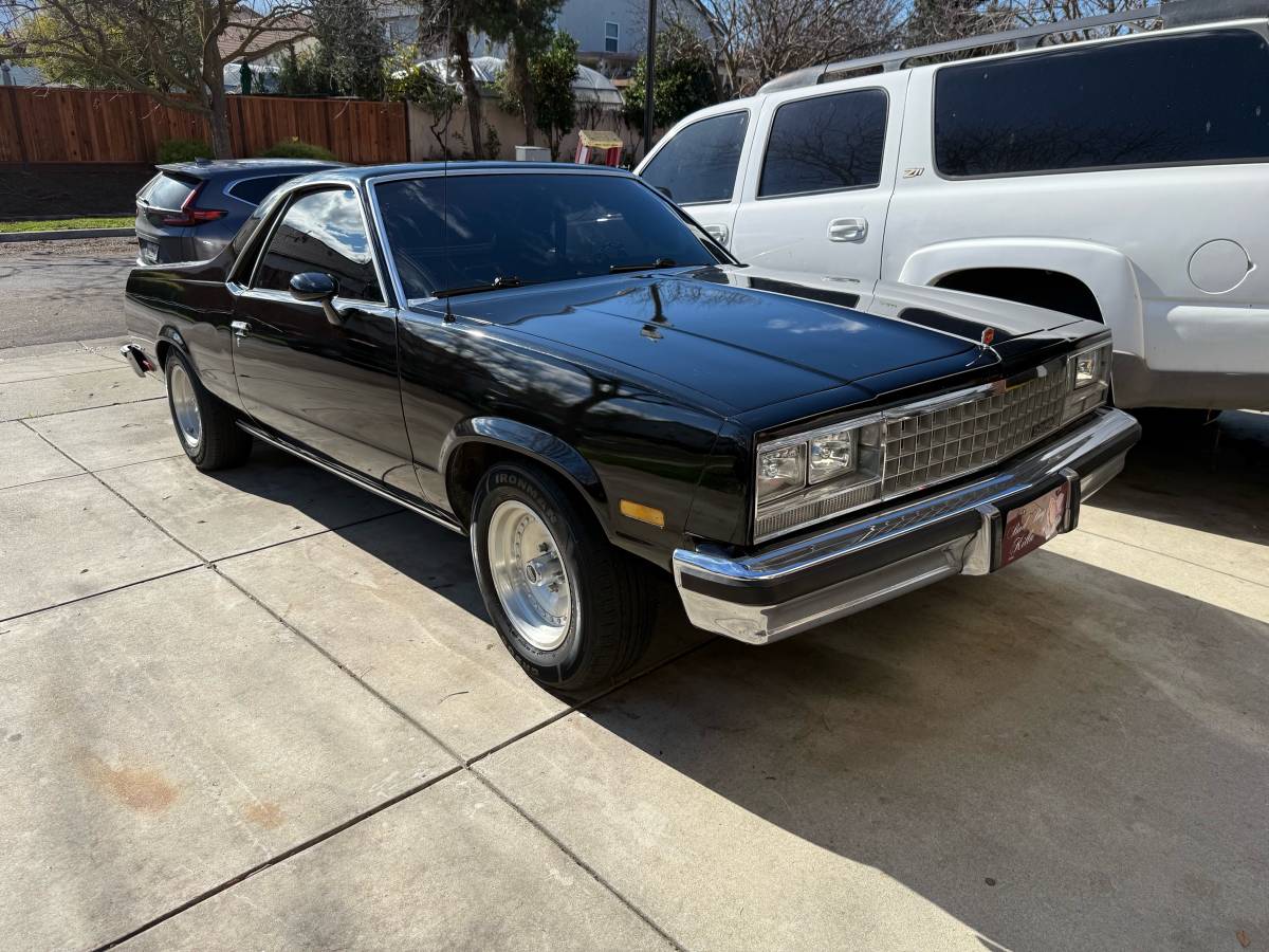 Chevrolet-el-camino-1982-black-2