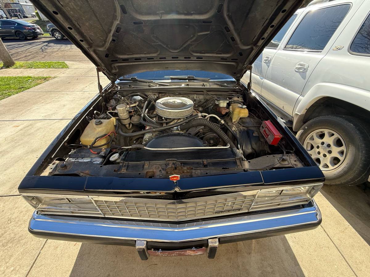 Chevrolet-el-camino-1982-black-21